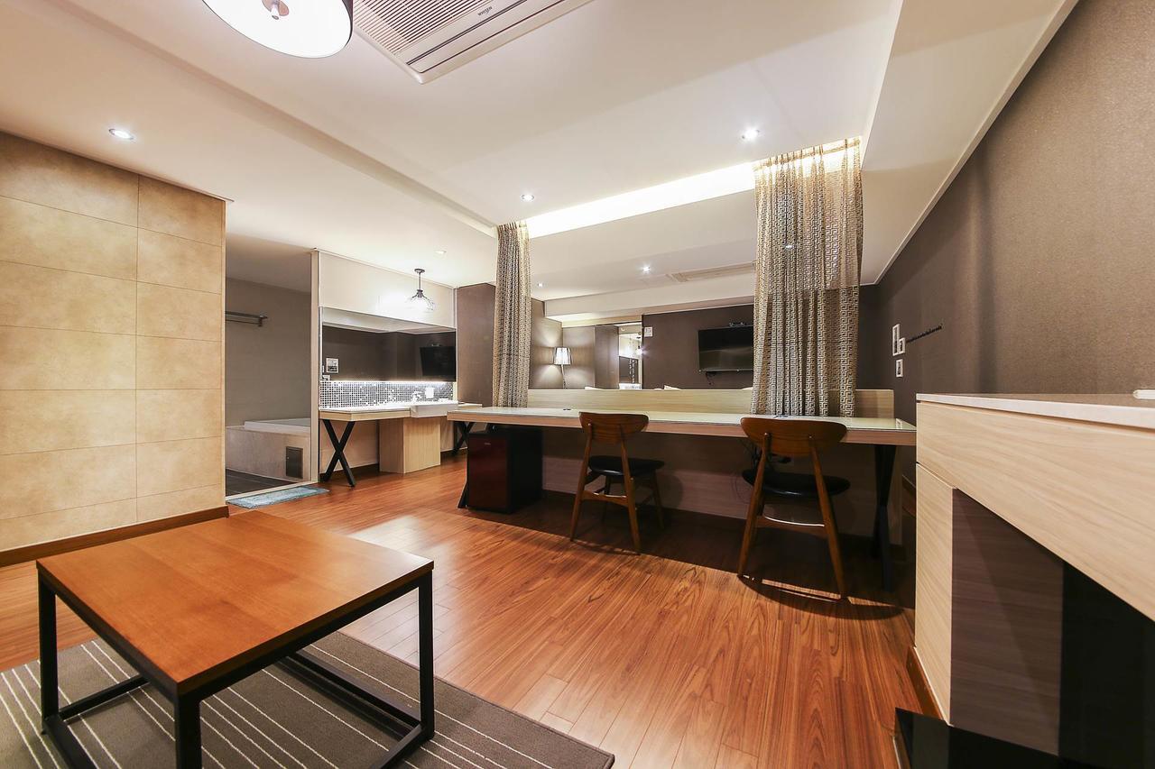 Regency Hotel Seongnam Extérieur photo
